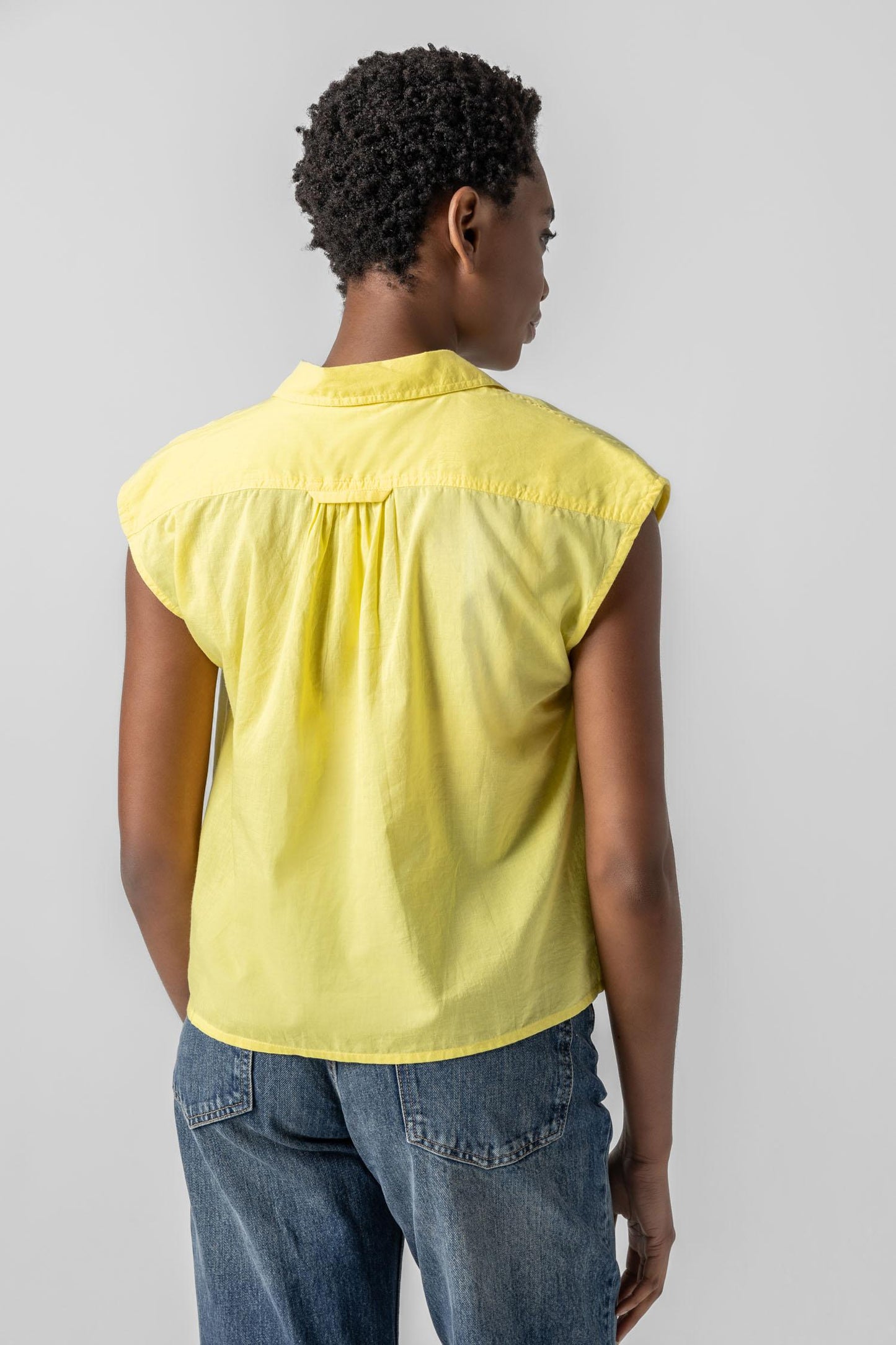 Short Sleeve Button Down in Lemon