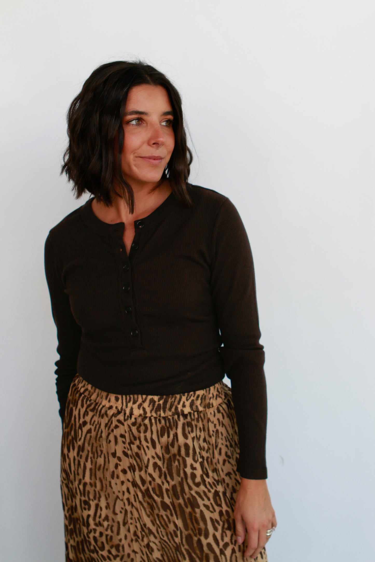 Varra Henley in Chocolate