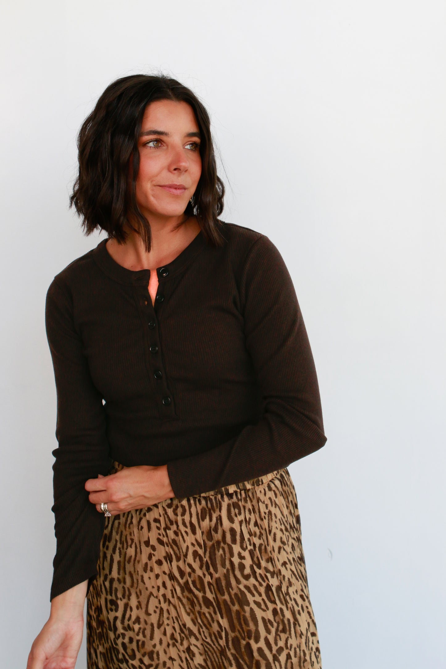 Varra Henley in Chocolate