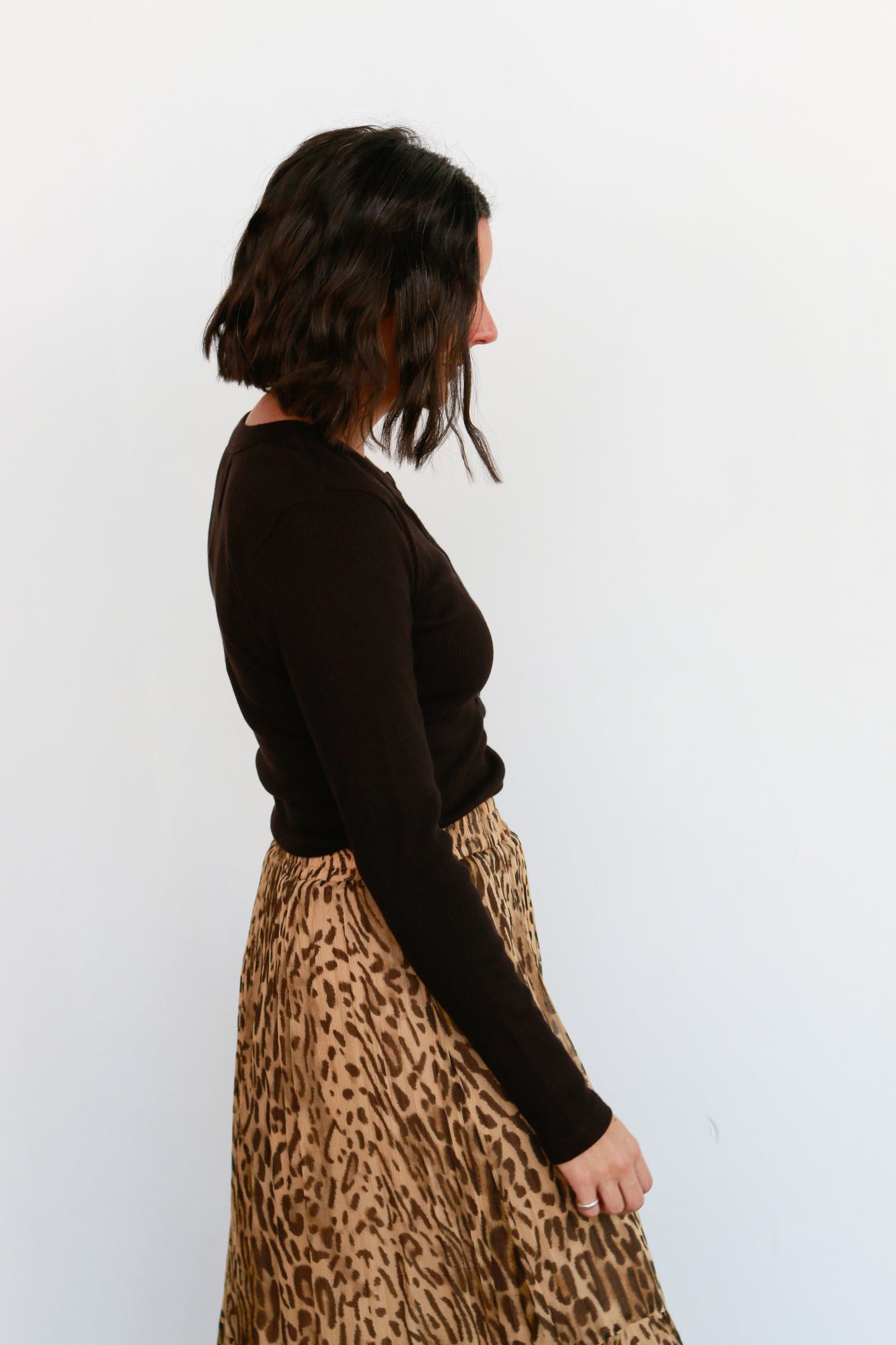 Varra Henley in Chocolate