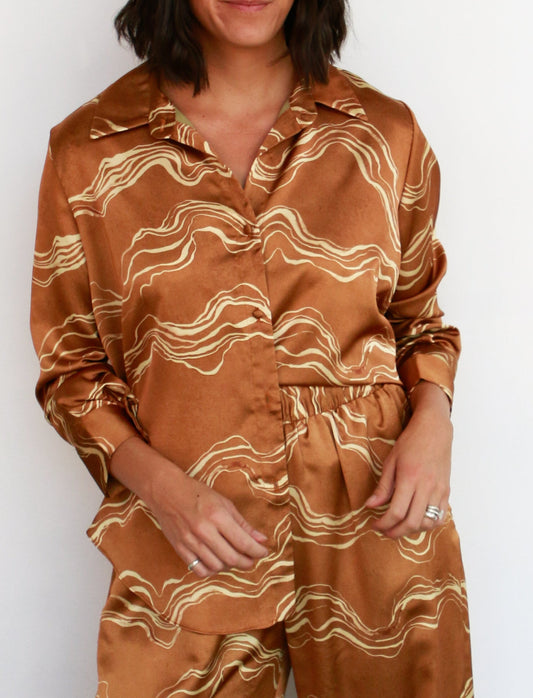 Celine Top in Linear Wave