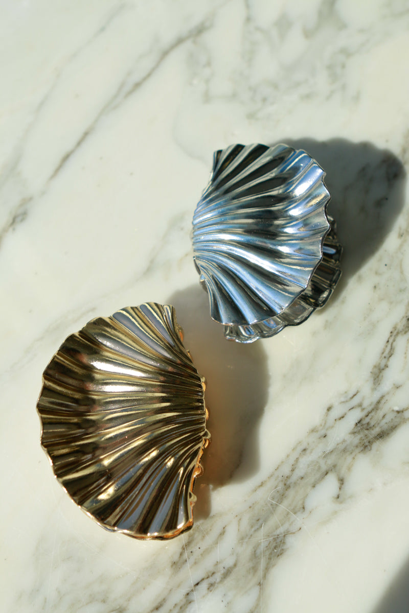 Seashell Claw Clip (2 Color Options)