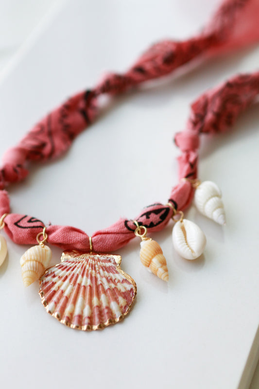 Natural Shells Bandana Necklace in Pink