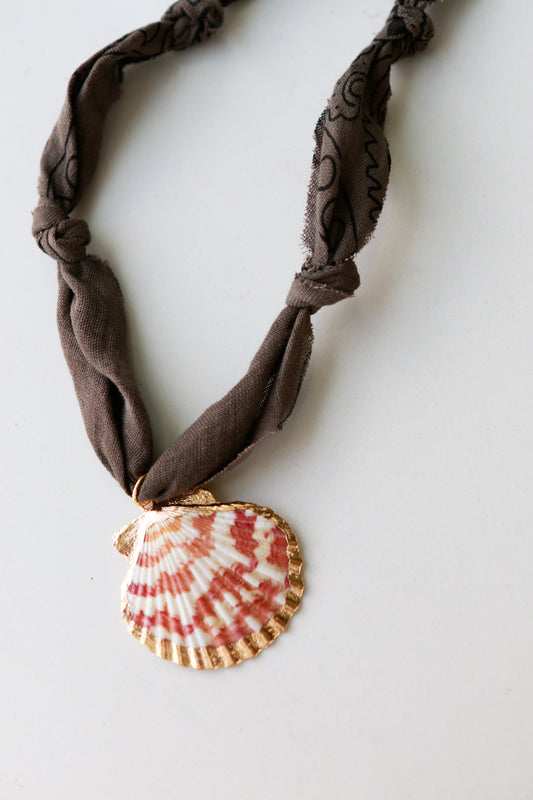 Scallop Shell Dark Brown Bandana Necklace